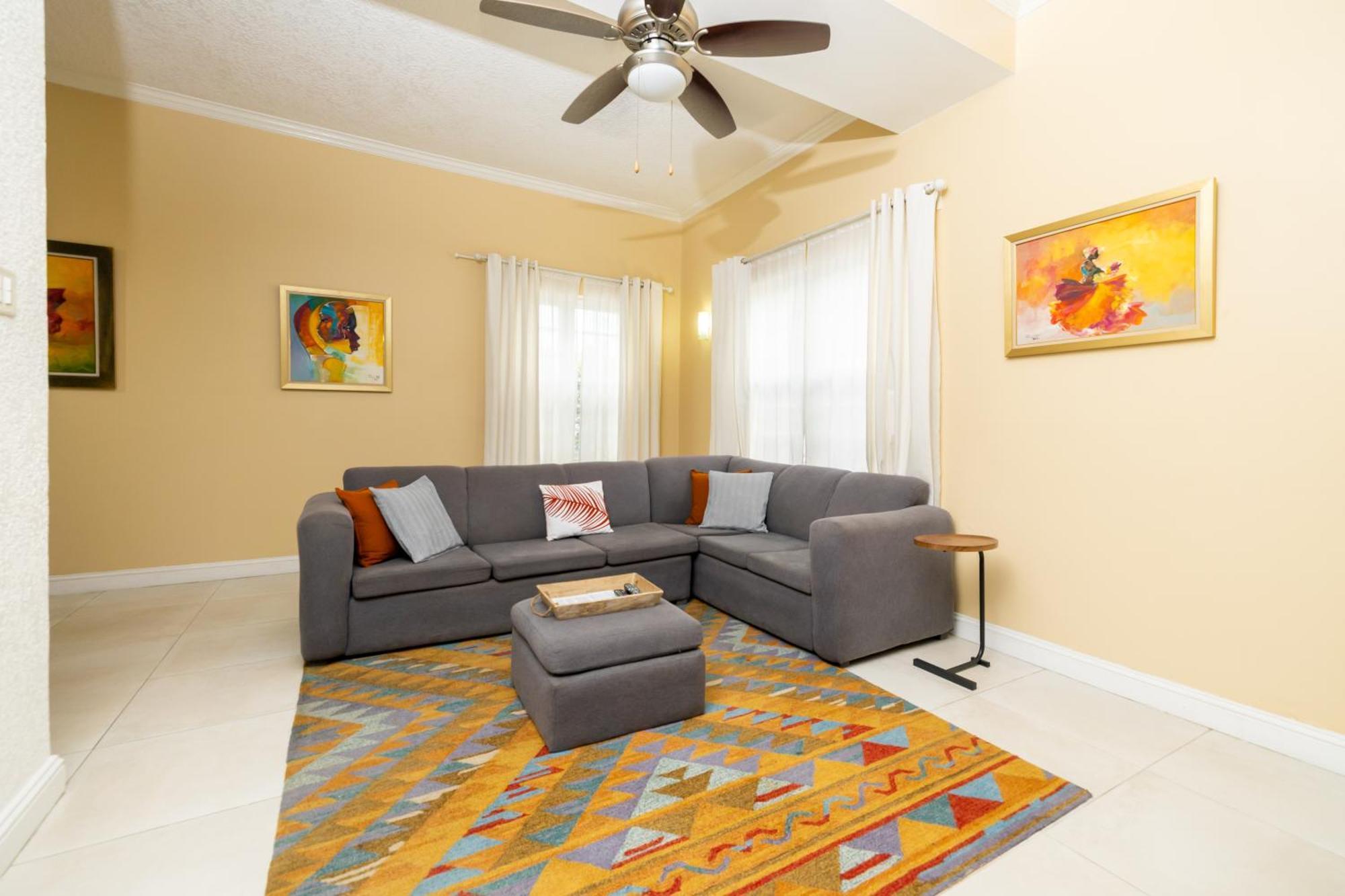 Choose To Be Happy At The Westbury - Two Bedroom Apartment كينغستون المظهر الخارجي الصورة
