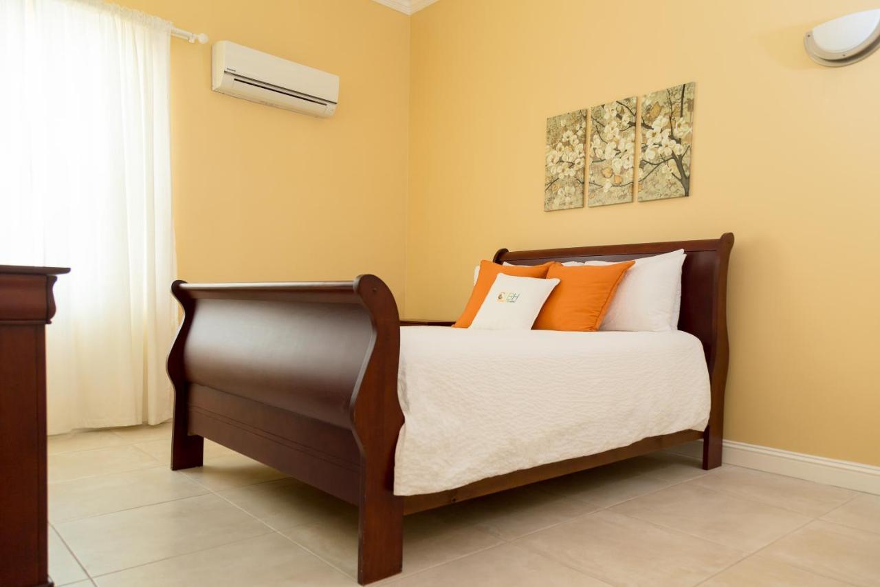 Choose To Be Happy At The Westbury - Two Bedroom Apartment كينغستون المظهر الخارجي الصورة