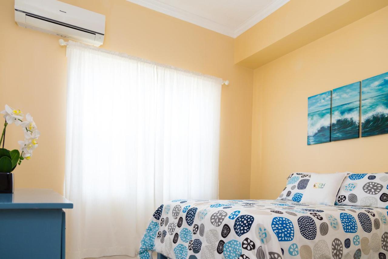 Choose To Be Happy At The Westbury - Two Bedroom Apartment كينغستون المظهر الخارجي الصورة